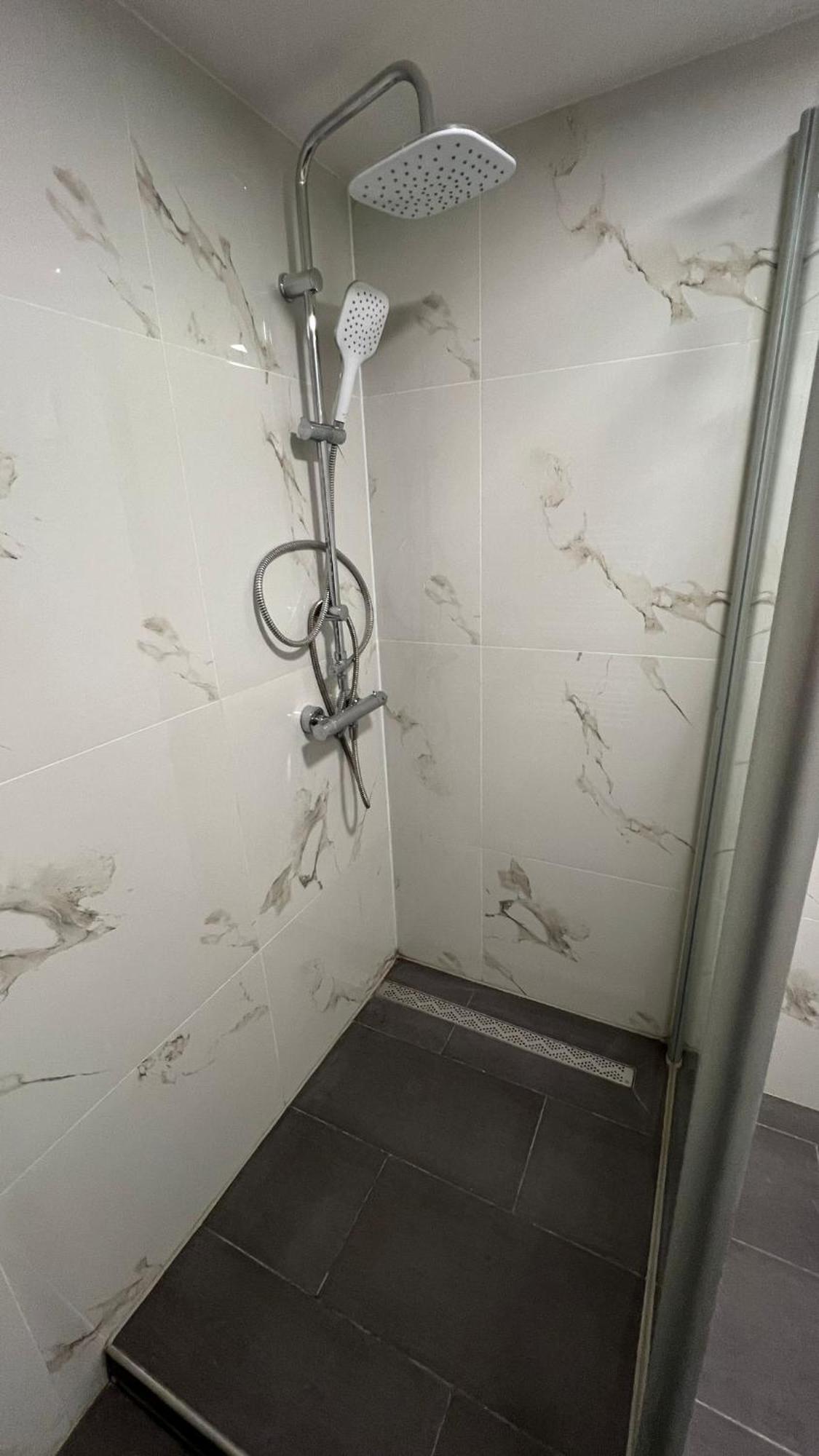 Zentrale Appartmenzimmer In אשווגה מראה חיצוני תמונה